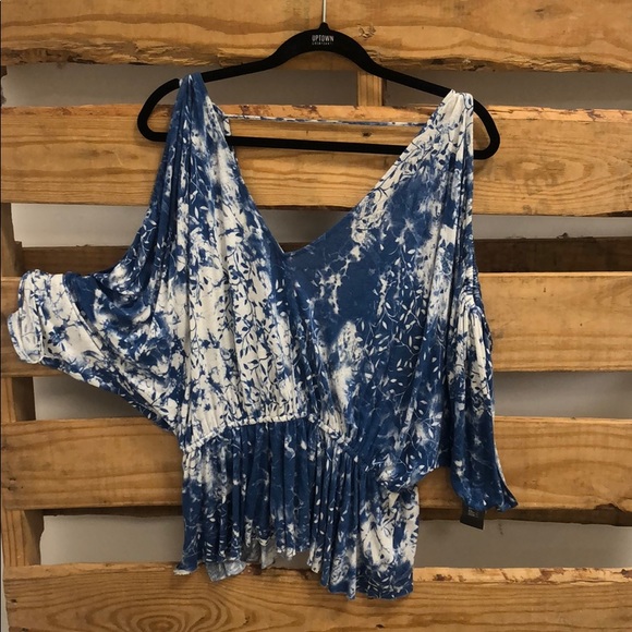 Free People Tops - Free People cold shoulder top